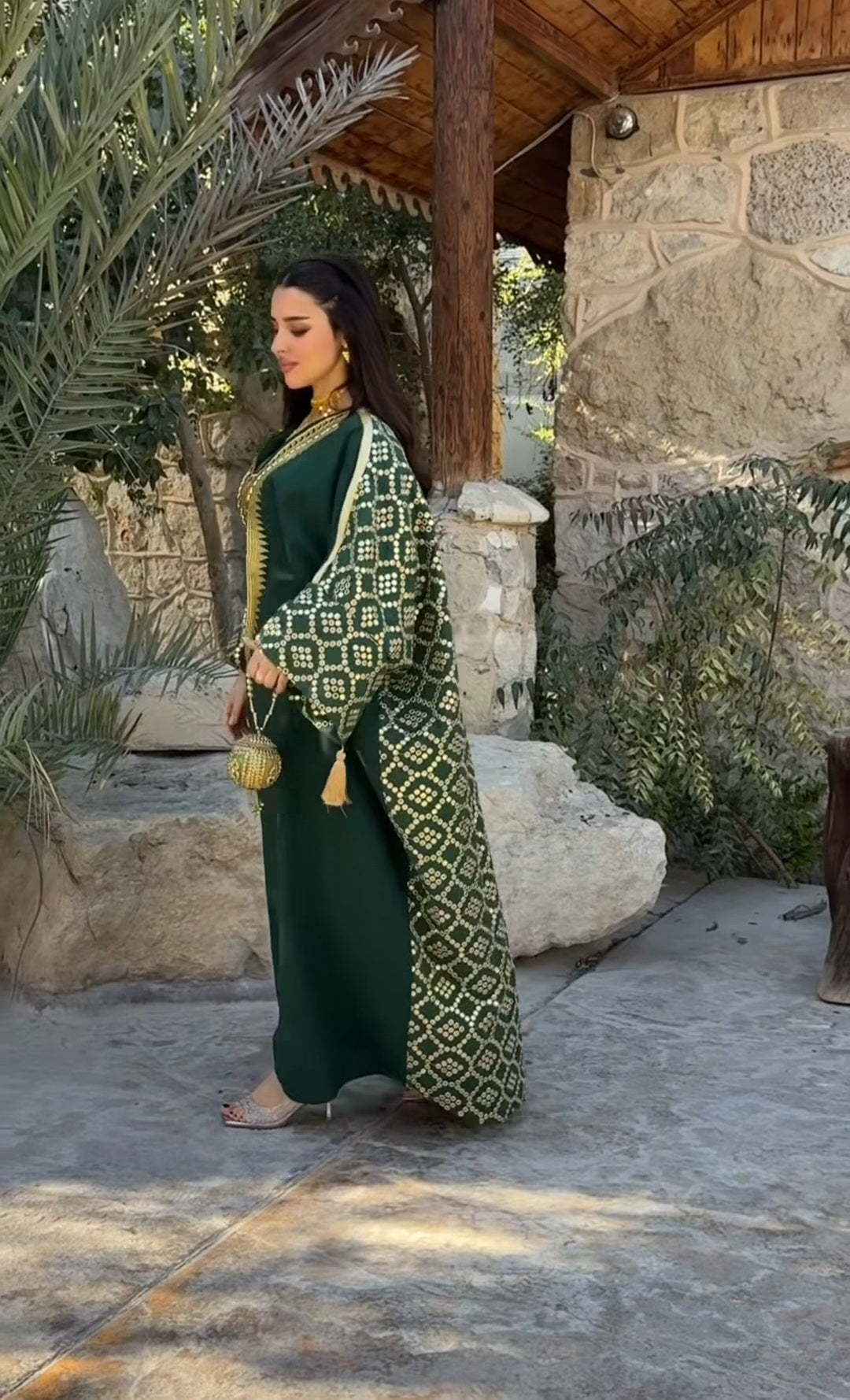 Elegant Kuwaiti Jellabia- Bara3em