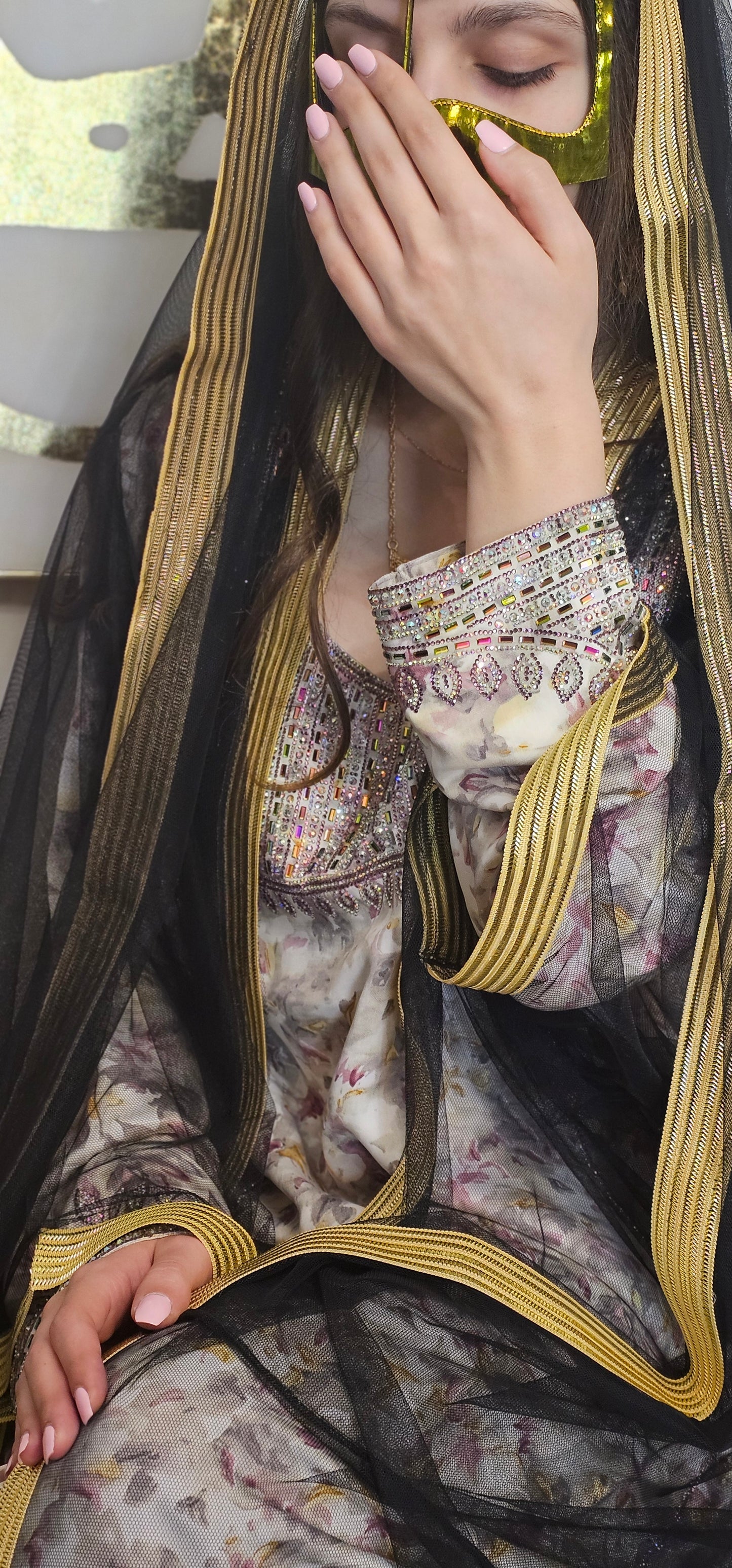 Emirati Mukhawar - Con shaila Al Hashemi original