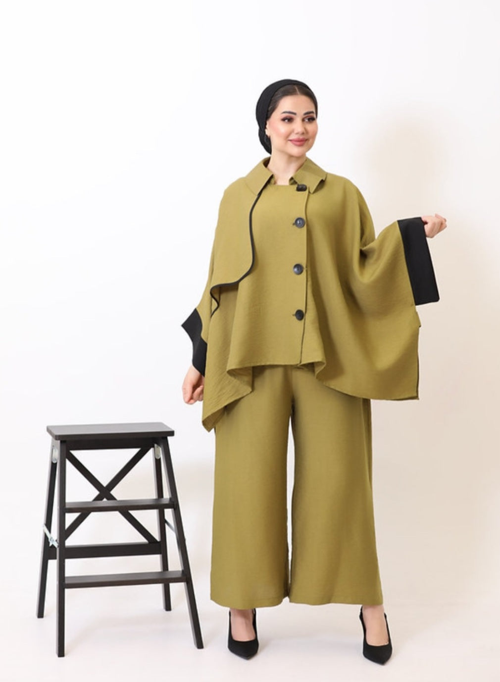 Green Fashionable Suit by Lebsaty